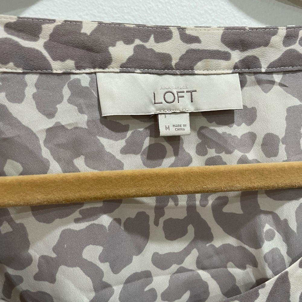 Ann Taylor LOFT Women's Animal Print Blouse - Cream and Gray - Picture 3 of 7